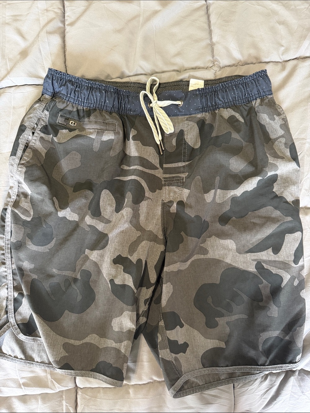 Vuori Men's Camo Athletic Shorts in Gray and Black